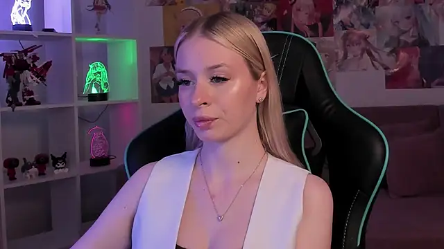 Snapshot of MiaGraces chatting on November 13, 2025, 5:23 pm MiaGraces online show from November 13, 2025, 5:23 pm