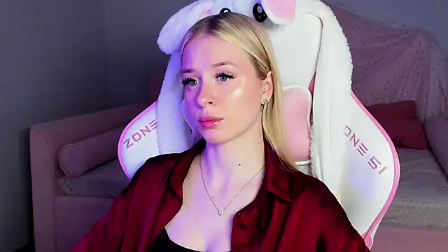 Snapshot of MiaGraces chatting on November 14, 2025, 5:33 pm MiaGraces online show from November 14, 2025, 5:33 pm