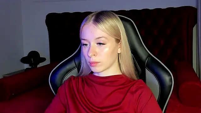 Snapshot of MiaGraces chatting on November 24, 2025, 5:12 pm MiaGraces online show from November 24, 2025, 5:12 pm