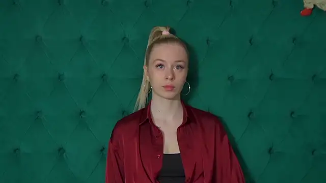 Snapshot of MiaGraces chatting on December 14, 2025, 5:24 am MiaGraces online show from December 14, 2025, 5:24 am