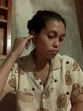 Snapshot of Halyy_xx chatting on October 2, 2025, 2:24 pm Halyy xx online show from October 2, 2025, 2:24 pm