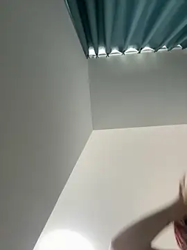 uiui521 online show from September 25, 2025, 5:44 am