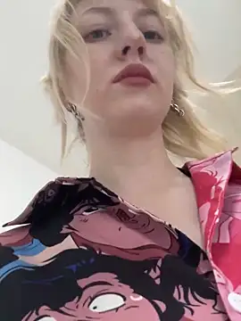 RonnieKiss online show from November 13, 2025, 3:27 am