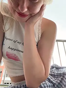 RonnieKiss online show from December 5, 2025, 6:00 am