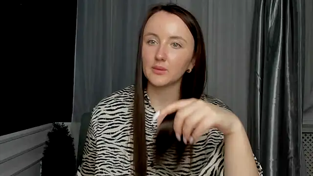 Snapshot of LilaWinks chatting on October 18, 2025, 12:17 pm LilaWinks online show from October 18, 2025, 12:17 pm