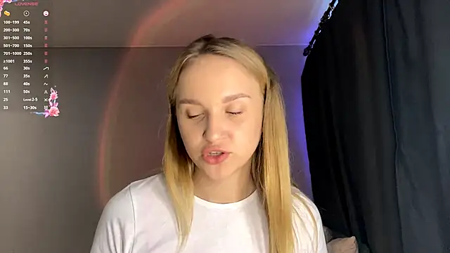 Snapshot of TanekaBoitel chatting on September 23, 2025, 11:24 am TanekaBoitel online show from September 23, 2025, 11:24 am