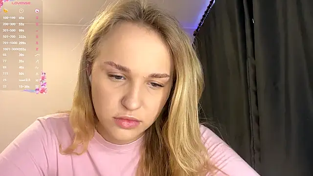 Snapshot of TanekaBoitel chatting on October 12, 2025, 10:14 am TanekaBoitel online show from October 12, 2025, 10:14 am