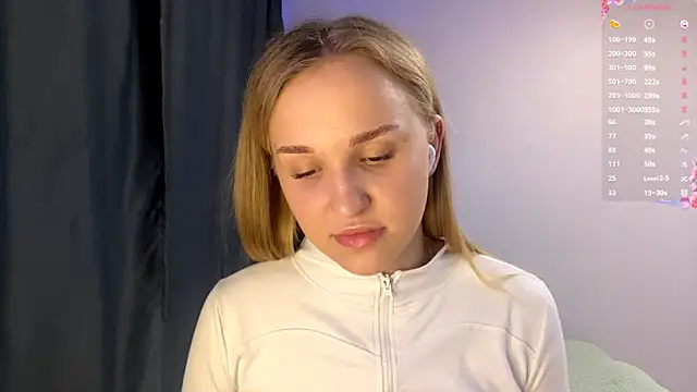 Snapshot of TanekaBoitel chatting on October 16, 2025, 10:16 am TanekaBoitel online show from October 16, 2025, 10:16 am