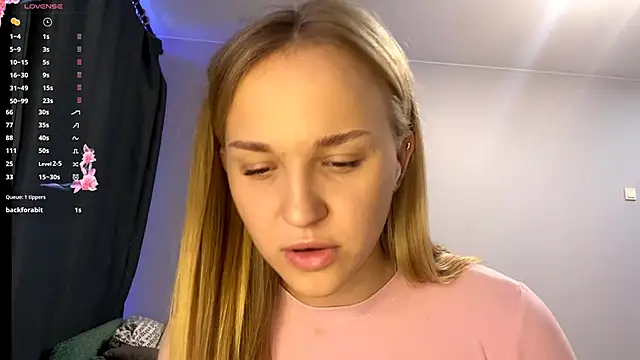 Snapshot of TanekaBoitel chatting on October 21, 2025, 11:11 am TanekaBoitel online show from October 21, 2025, 11:11 am