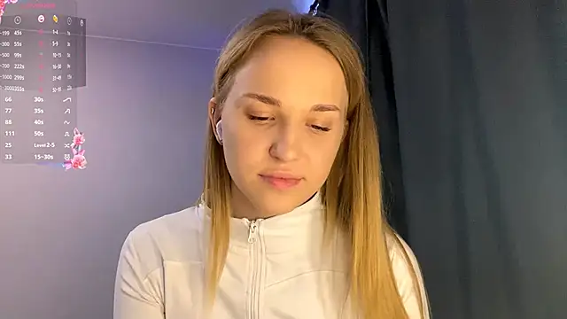 Snapshot of TanekaBoitel chatting on October 22, 2025, 11:32 am TanekaBoitel online show from October 22, 2025, 11:32 am