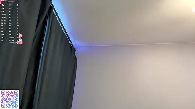 Snapshot of TanekaBoitel chatting on October 29, 2025, 11:12 am TanekaBoitel online show from October 29, 2025, 11:12 am