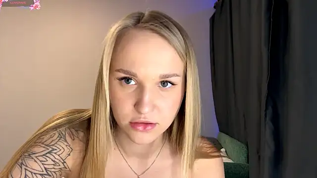 Snapshot of TanekaBoitel chatting on November 29, 2025, 6:11 pm TanekaBoitel online show from November 29, 2025, 6:11 pm