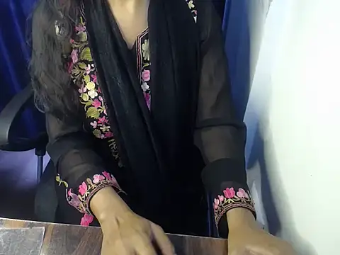 Snapshot of priya_gupta7 chatting on October 22, 2025, 9:42 am priya gupta7 online show from October 22, 2025, 9:42 am