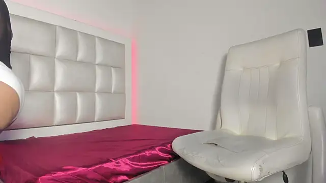 Snapshot of peyton__wat chatting on November 12, 2025, 11:54 am peyton wat online show from November 12, 2025, 11:54 am