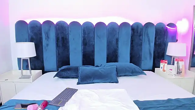 VanessaParis   online show from November 5, 2025, 9:26 pm