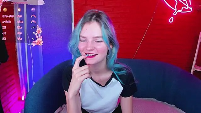 Snapshot of Lika_Sky chatting on November 12, 2025, 11:21 am Lika Sky online show from November 12, 2025, 11:21 am