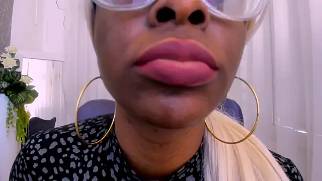 Snapshot of LolaJenkinss chatting on November 29, 2025, 1:14 pm LolaJenkinss online show from November 29, 2025, 1:14 pm