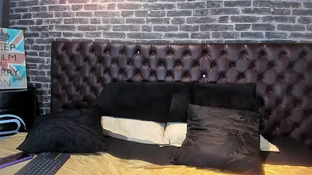 Snapshot of Meli28_ chatting on September 25, 2025, 2:10 pm Meli28 online show from September 25, 2025, 2:10 pm