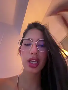 Julieta Duque online show from December 16, 2025, 5:45 am