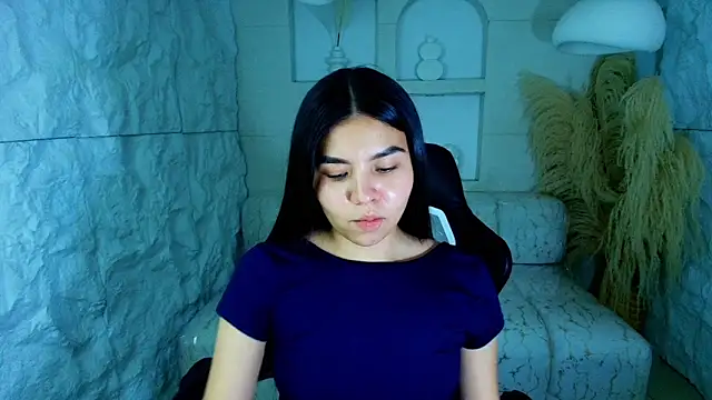 ambarina r online show from November 14, 2025, 2:54 am