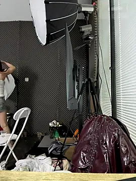 YY-27 online show from November 20, 2025, 9:20 am