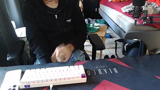 Snapshot of geil20CM2 chatting on September 23, 2025, 3:04 pm geil20CM2 online show from September 23, 2025, 3:04 pm