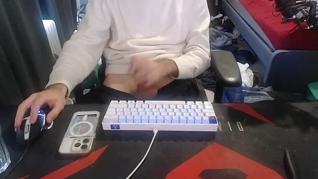 Snapshot of geil20CM2 chatting on November 9, 2025, 3:10 pm geil20CM2 online show from November 9, 2025, 3:10 pm