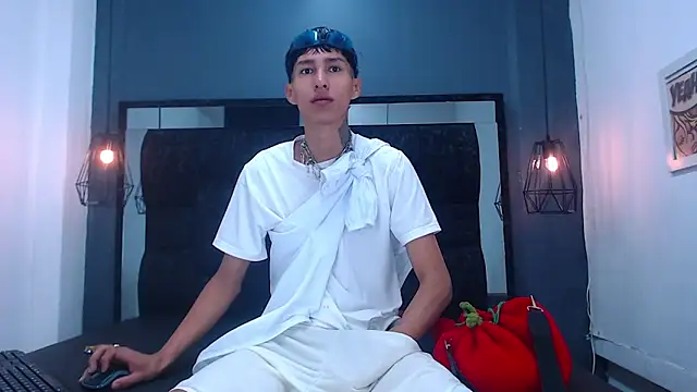 Daniel delux  online show from October 6, 2025, 11:07 am