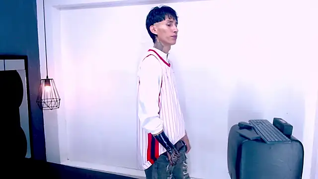 Daniel delux  online show from November 14, 2025, 1:10 pm