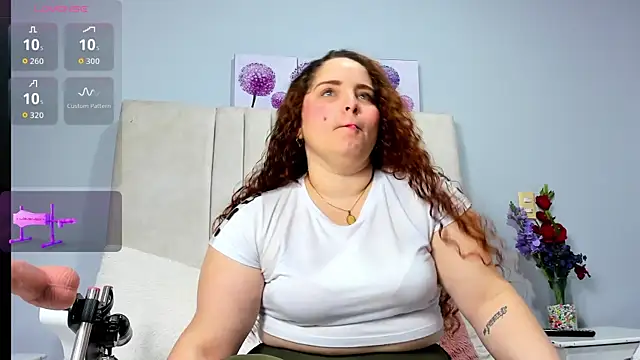 Snapshot of AmandaaWats chatting on December 2, 2025, 7:42 pm AmandaaWats online show from December 2, 2025, 7:42 pm