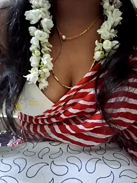 jasminetaml online show from October 28, 2025, 6:10 pm