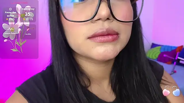 Snapshot of megan_lrr chatting on October 24, 2025, 1:46 am megan lrr online show from October 24, 2025, 1:46 am