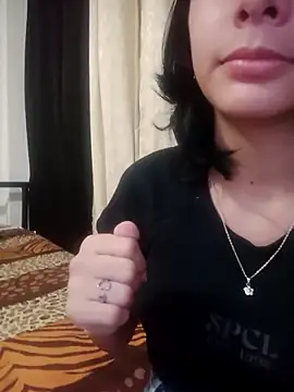 Snapshot of xoxo_milk chatting on October 23, 2025, 6:06 pm xoxo milk online show from October 23, 2025, 6:06 pm