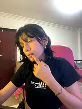 Snapshot of xoxo_milk chatting on November 9, 2025, 4:27 pm xoxo milk online show from November 9, 2025, 4:27 pm