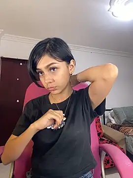 Snapshot of xoxo_milk chatting on November 20, 2025, 4:07 pm xoxo milk online show from November 20, 2025, 4:07 pm