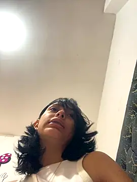 Snapshot of xoxo_milk chatting on November 30, 2025, 7:40 pm xoxo milk online show from November 30, 2025, 7:40 pm