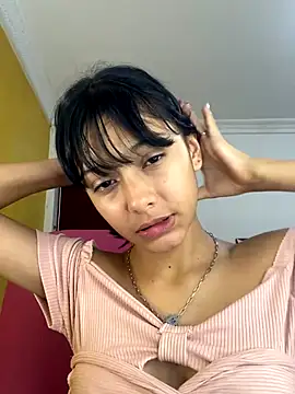 Snapshot of xoxo_milk chatting on December 14, 2025, 4:01 pm xoxo milk online show from December 14, 2025, 4:01 pm