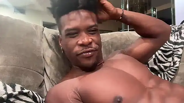 Snapshot of MrDaddyBlackNi9e chatting on October 16, 2025, 12:06 pm MrDaddyBlackNi9e online show from October 16, 2025, 12:06 pm