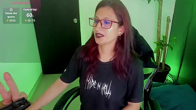 VictoriaSpenser online show from November 20, 2025, 1:11 pm