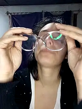 lucixxx14 online show from October 19, 2025, 4:46 am