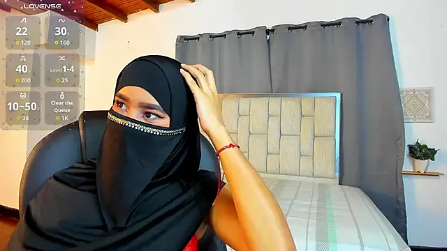 kalila latif online show from November 23, 2025, 3:17 am