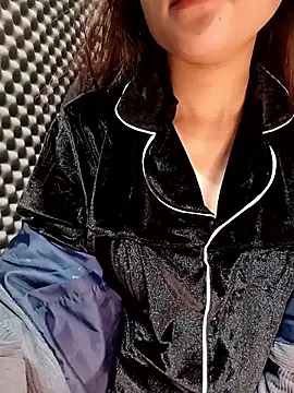 Pipi23  online show from November 29, 2025, 3:26 pm