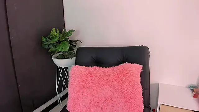 Snapshot of Electra_Harding chatting on October 16, 2025, 9:27 pm Electra Harding online show from October 16, 2025, 9:27 pm