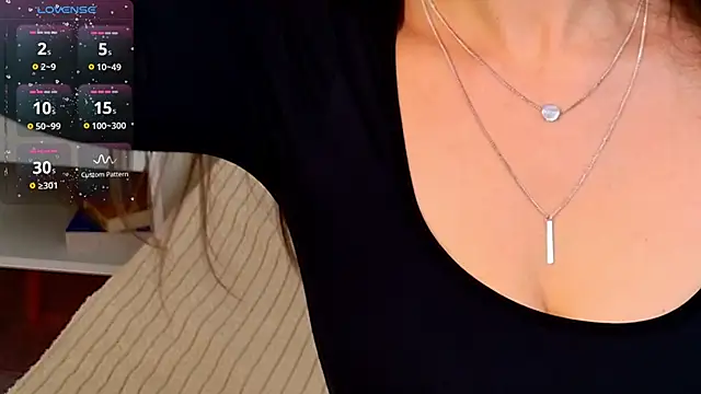 Snapshot of EllaCanny chatting on December 14, 2025, 6:08 am EllaCanny online show from December 14, 2025, 6:08 am