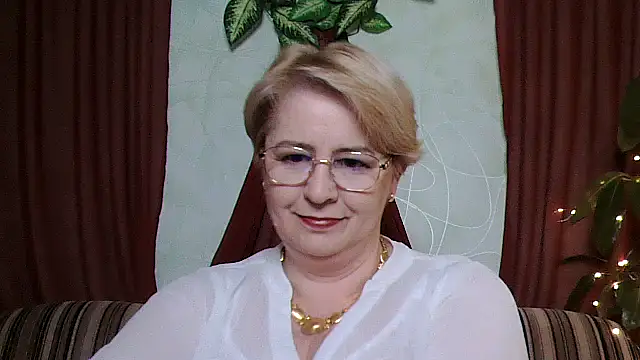 Snapshot of Selena-Velvet chatting on October 1, 2025, 12:22 pm Selena-Velvet online show from October 1, 2025, 12:22 pm