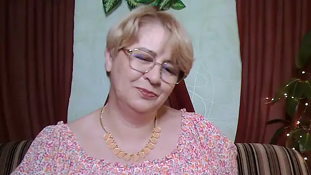 Snapshot of Selena-Velvet chatting on October 4, 2025, 12:58 pm Selena-Velvet online show from October 4, 2025, 12:58 pm