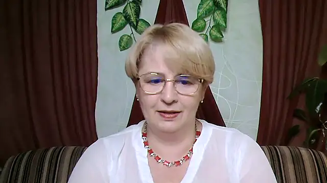 Snapshot of Selena-Velvet chatting on October 15, 2025, 1:22 pm Selena-Velvet online show from October 15, 2025, 1:22 pm