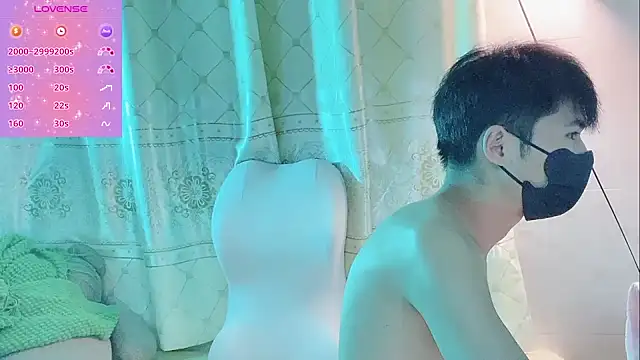 Snapshot of White-Lia chatting on September 29, 2025, 6:57 pm White-Lia online show from September 29, 2025, 6:57 pm