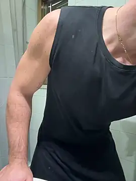 giovan2020 online show from December 17, 2025, 7:47 am