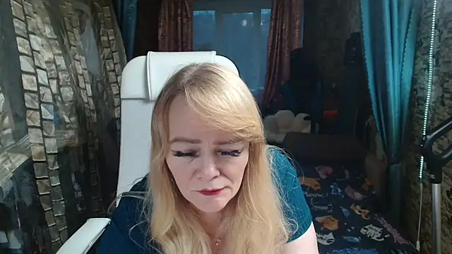 Snapshot of Sweet-blonde chatting on November 13, 2025, 10:03 am Sweet-blonde online show from November 13, 2025, 10:03 am